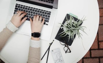 10 Ways to Make Extra Money as a Graphic Designer